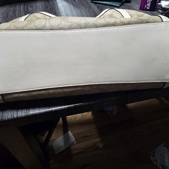 Coach Shoulder Bag - Picture 4 of 8